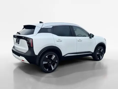 More photos of 2026 Nissan Kicks SR at Morristown Nissan, TN