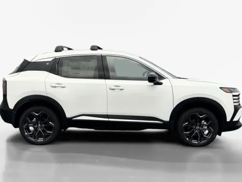 More photos of 2026 Nissan Kicks SR at Morristown Nissan, TN