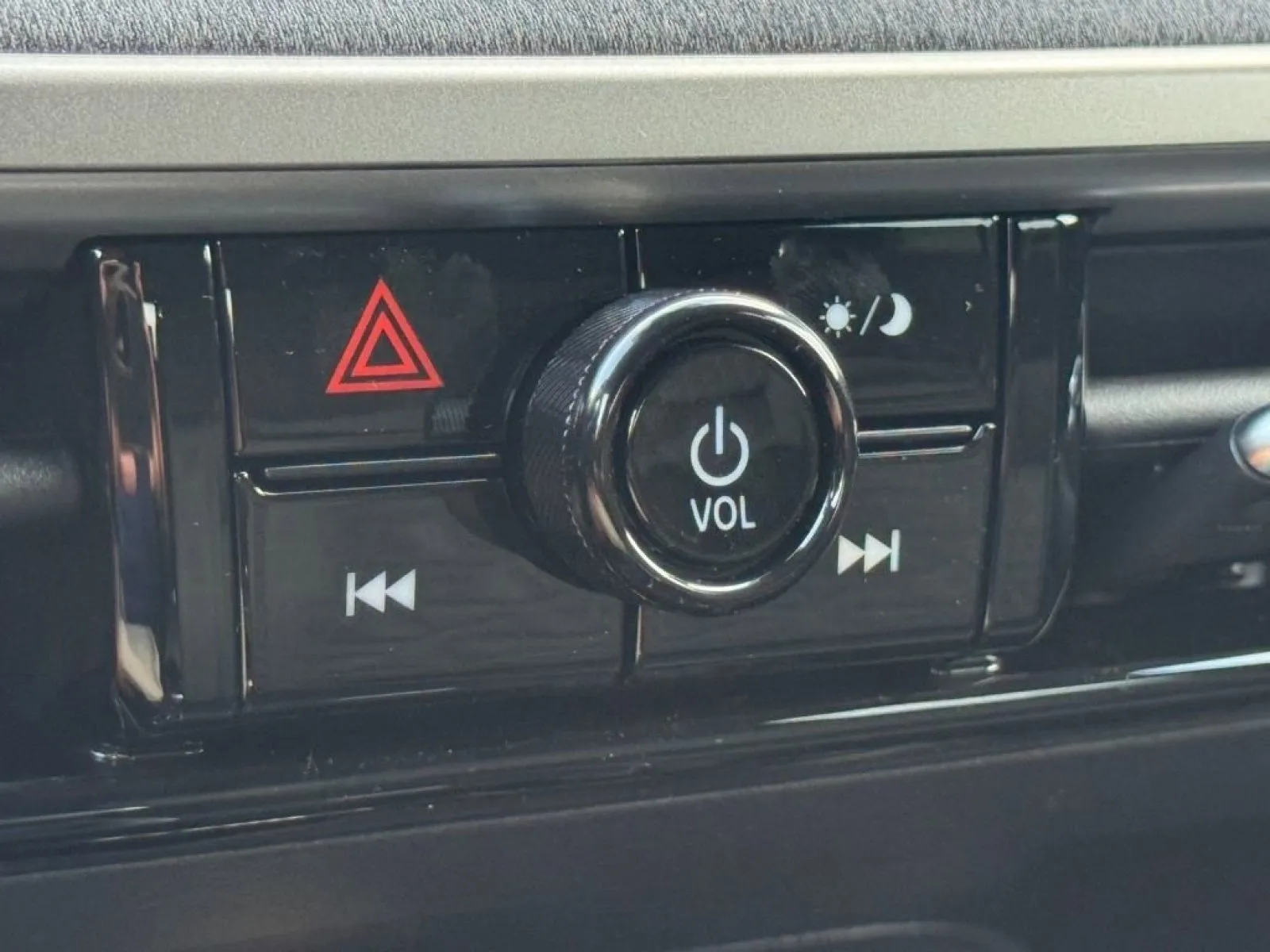 2026 Nissan KICKS SV AWD - Photo 14