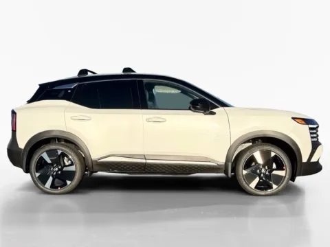 More photos of 2026 Nissan Kicks SR at Morristown Nissan, TN