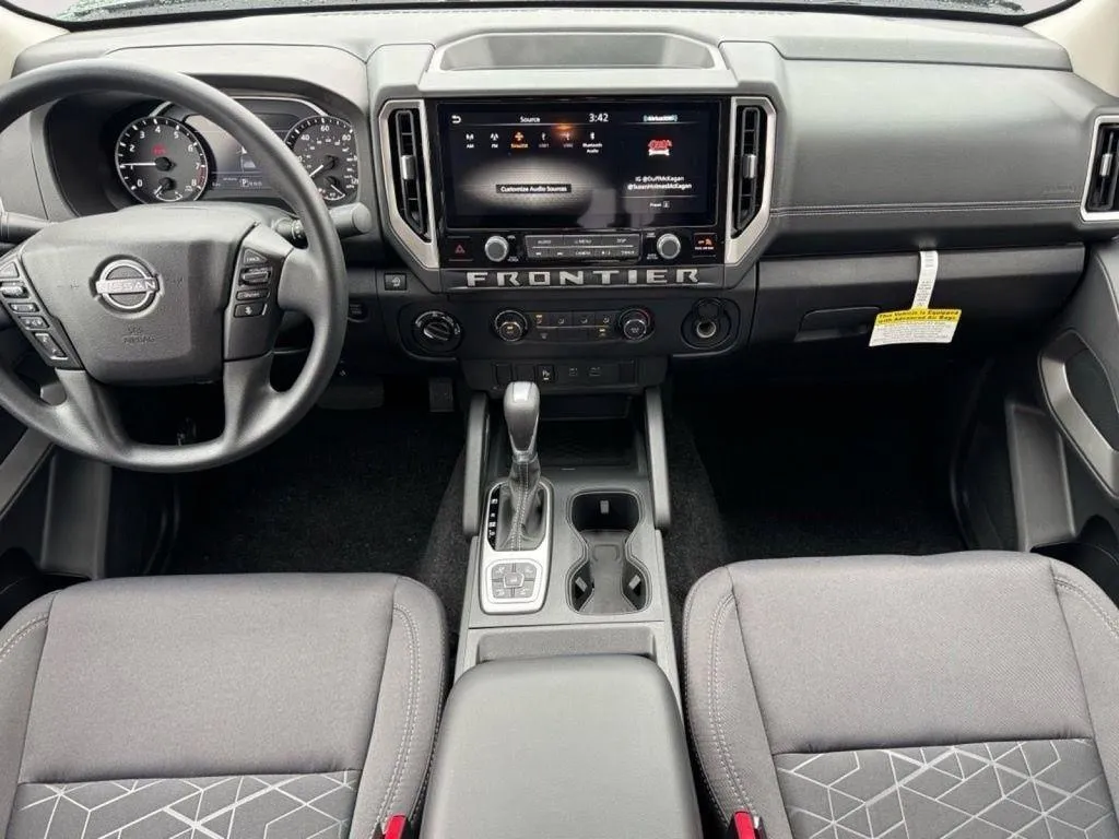 2026 Nissan Frontier SV - Photo 9
