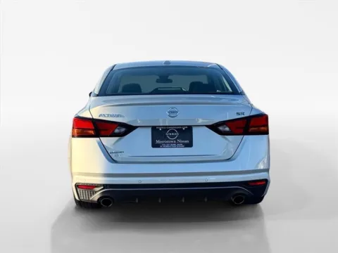More photos of 2021 Nissan Altima 2.5 SR at Morristown Nissan, TN
