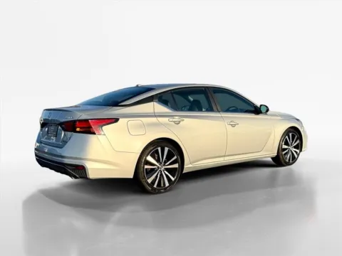 More photos of 2021 Nissan Altima 2.5 SR at Morristown Nissan, TN