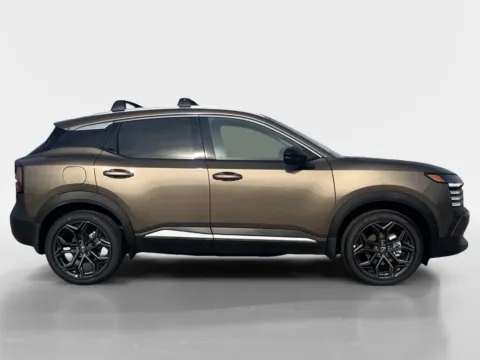 More photos of 2026 Nissan Kicks SR at Morristown Nissan, TN