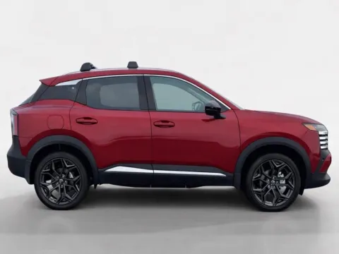 More photos of 2026 Nissan Kicks SR at Morristown Nissan, TN