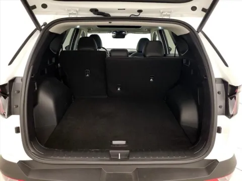 More photos of 2024 Hyundai Tucson Limited at Morristown Nissan, TN