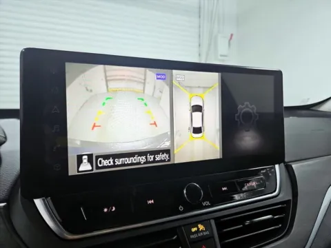 More photos of 2023 Nissan Altima 2.5 SL at Morristown Nissan, TN