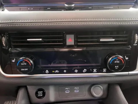 More photos of 2024 Nissan Rogue Platinum at Morristown Nissan, TN