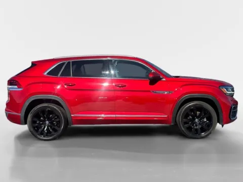 More photos of 2022 Volkswagen Atlas Cross Sport 3.6L V6 SEL Premium R-Line at Morristown Nissan, TN