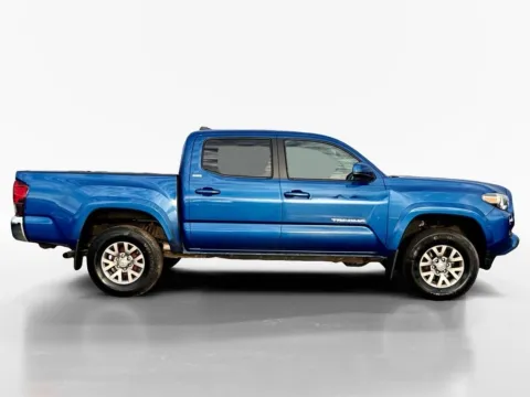 More photos of 2018 Toyota Tacoma at Morristown Nissan, TN