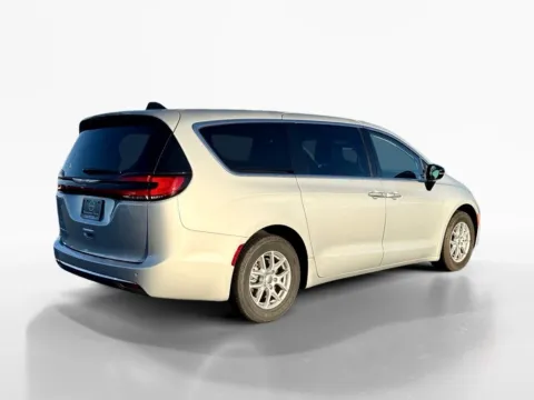 More photos of 2024 Chrysler Pacifica Touring L at Morristown Nissan, TN