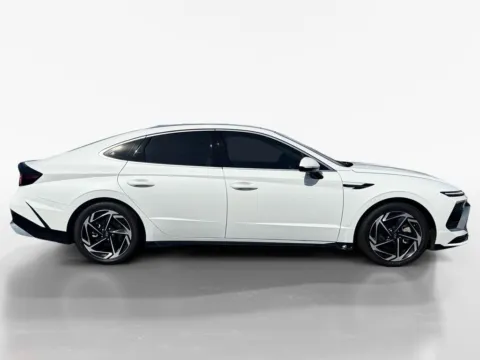 More photos of 2024 Hyundai Sonata SEL at Morristown Nissan, TN