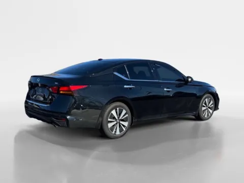 More photos of 2021 Nissan Altima 2.5 SL at Morristown Nissan, TN