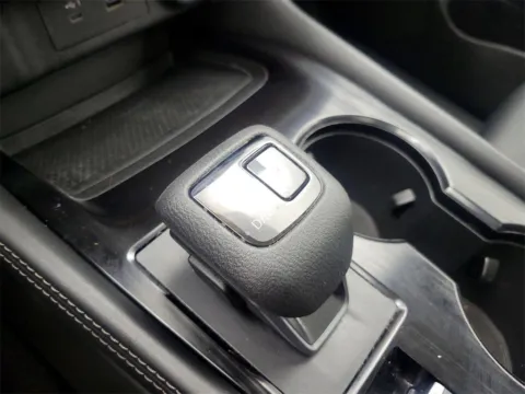 More photos of 2021 Nissan Rogue SL at Morristown Nissan, TN