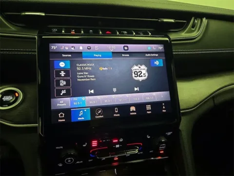 Another view of 2024 Jeep Grand Cherokee L Limited for sale in Morristown, TN at Morristown Nissan