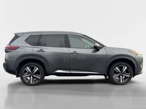 More photos of 2021 Nissan Rogue SL at Morristown Nissan, TN