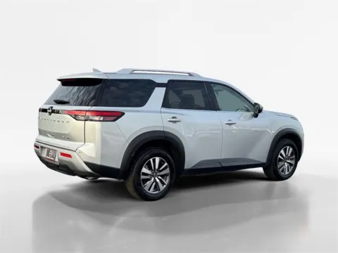 More photos of 2025 Nissan Pathfinder SL at Morristown Nissan, TN