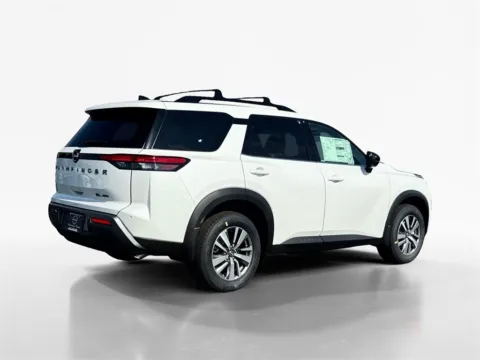 More photos of 2026 Nissan Pathfinder SL at Morristown Nissan, TN