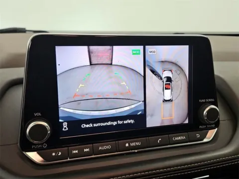 More photos of 2021 Nissan Rogue SL at Morristown Nissan, TN