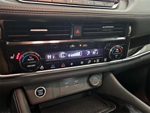 More photos of 2021 Nissan Rogue SL at Morristown Nissan, TN