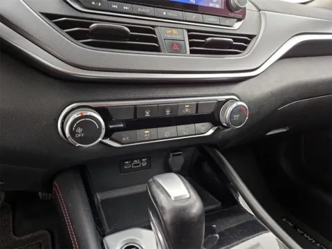 More photos of 2024 Nissan Altima 2.5 SR at Morristown Nissan, TN