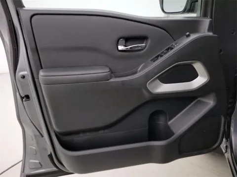 More photos of 2024 Nissan Frontier SV at Morristown Nissan, TN