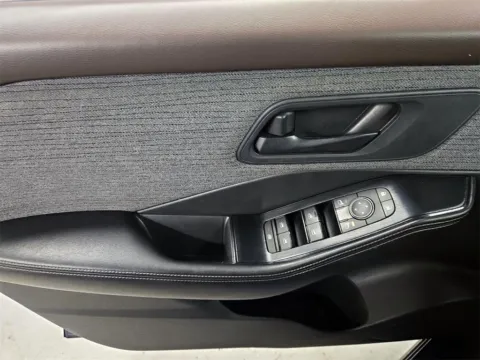 More photos of 2021 Nissan Rogue S at Morristown Nissan, TN