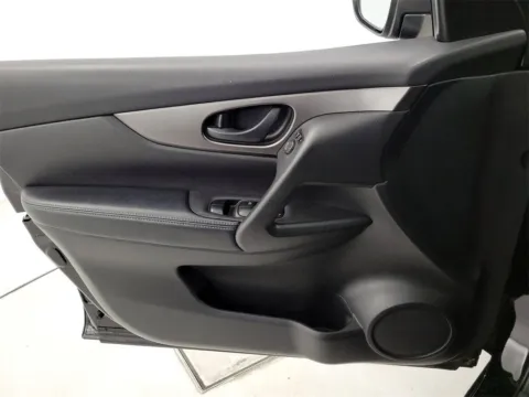 More photos of 2020 Nissan Rogue Sport at Morristown Nissan, TN