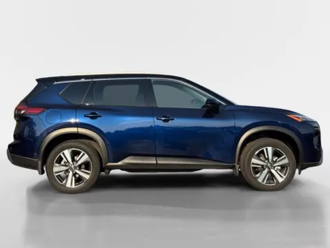 More photos of 2025 Nissan Rogue SL at Morristown Nissan, TN