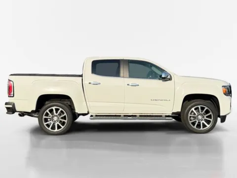More photos of 2022 GMC Canyon Denali at Morristown Nissan, TN