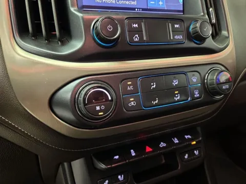 More photos of 2022 GMC Canyon Denali at Morristown Nissan, TN