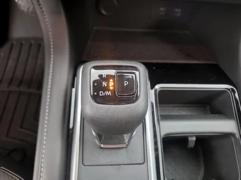 More photos of 2022 Nissan Pathfinder SL at Morristown Nissan, TN