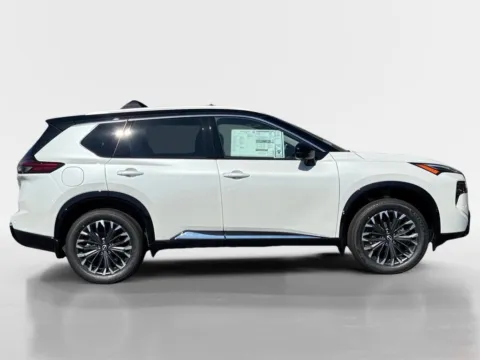 More photos of 2026 Nissan Rogue Platinum at Morristown Nissan, TN