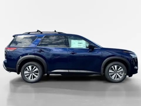 More photos of 2026 Nissan Pathfinder SL at Morristown Nissan, TN