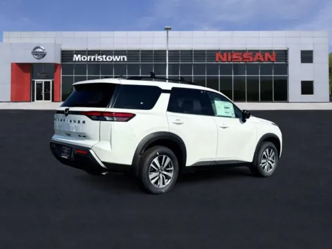 More photos of 2026 Nissan Pathfinder SL at Morristown Nissan, TN