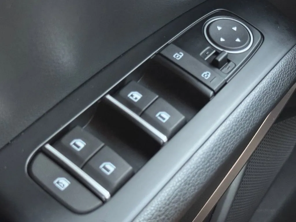 2025 Kia Soul LX - Photo 18