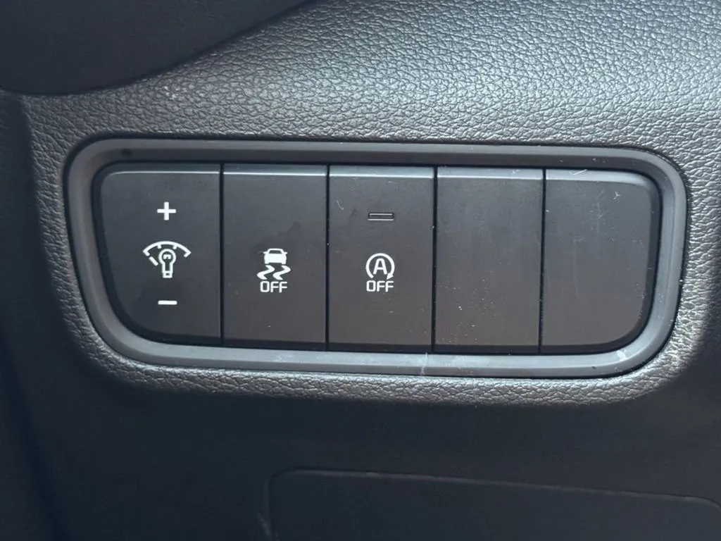 2025 Kia Soul LX - Photo 14