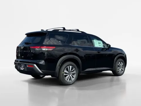 More photos of 2026 Nissan Pathfinder SL at Morristown Nissan, TN