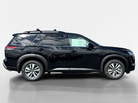 More photos of 2026 Nissan Pathfinder SL at Morristown Nissan, TN