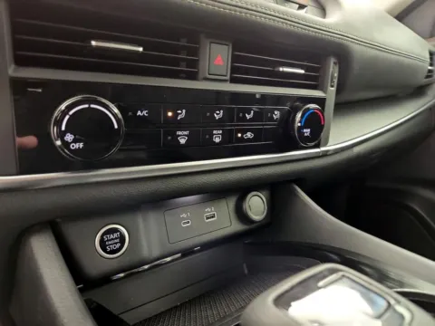 More photos of 2021 Nissan Rogue S at Morristown Nissan, TN