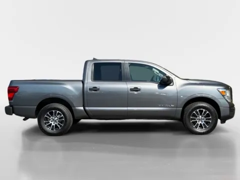More photos of 2022 Nissan Titan SV at Morristown Nissan, TN