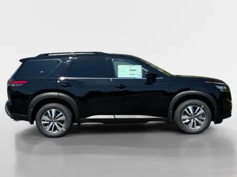 More photos of 2026 Nissan Pathfinder SL at Morristown Nissan, TN