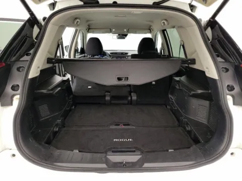 More photos of 2020 Nissan Rogue S at Morristown Nissan, TN