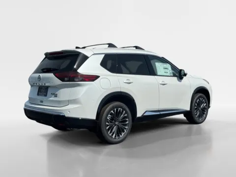 More photos of 2026 Nissan Rogue Platinum at Morristown Nissan, TN