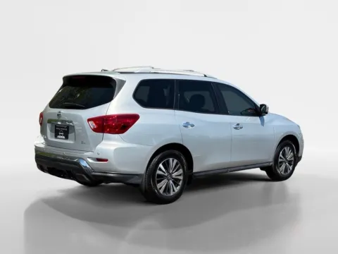 More photos of 2017 Nissan Pathfinder SL at Morristown Nissan, TN