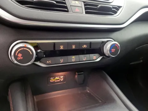 More photos of 2021 Nissan Altima 2.5 SR at Morristown Nissan, TN