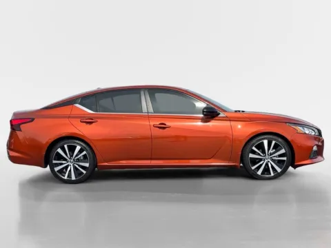 More photos of 2021 Nissan Altima 2.5 SR at Morristown Nissan, TN