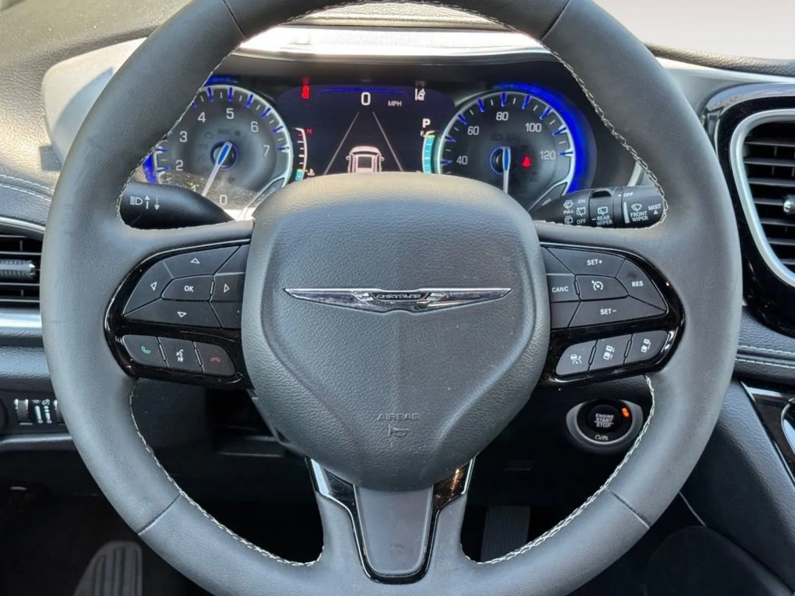 2025 Chrysler Pacifica Limited - Photo 16