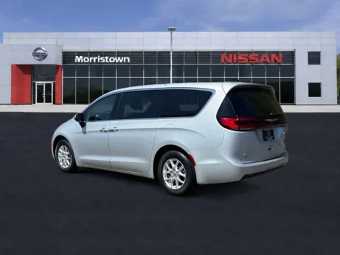 More photos of 2025 Chrysler Pacifica Limited at Morristown Nissan, TN