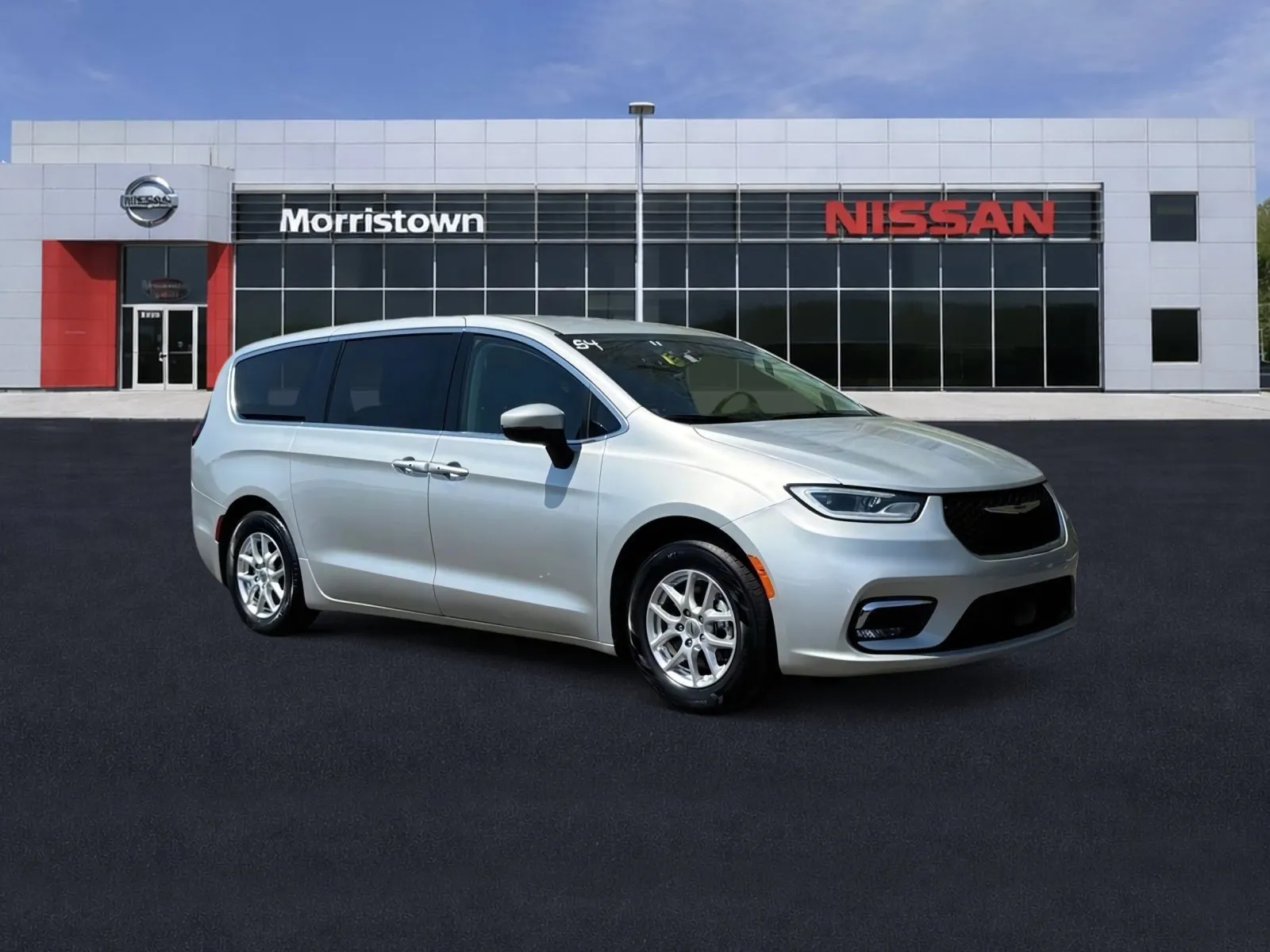 Silver 2023 Chrysler Pacifica Touring L for sale in Morristown, TN